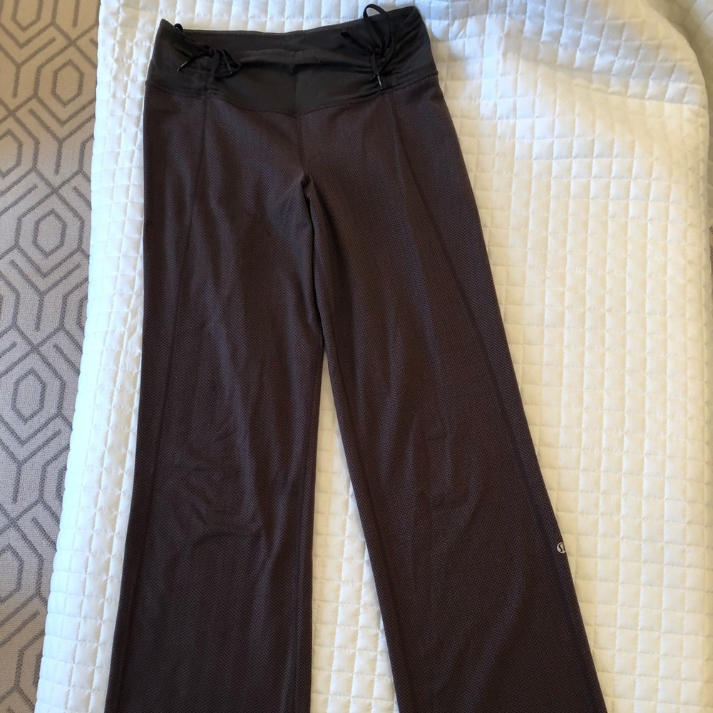 Lululemon yoga pants